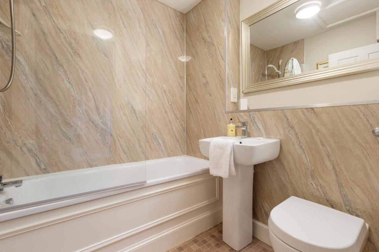 Altido George Square Apartment - Heart Of Old Town/University Edimburgo Esterno foto